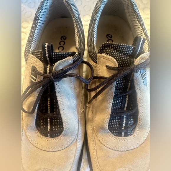 Ecco Women’s Soft Sneaker Suede Gray Size 38 (US 8/8.5) - Picture 5 of 9